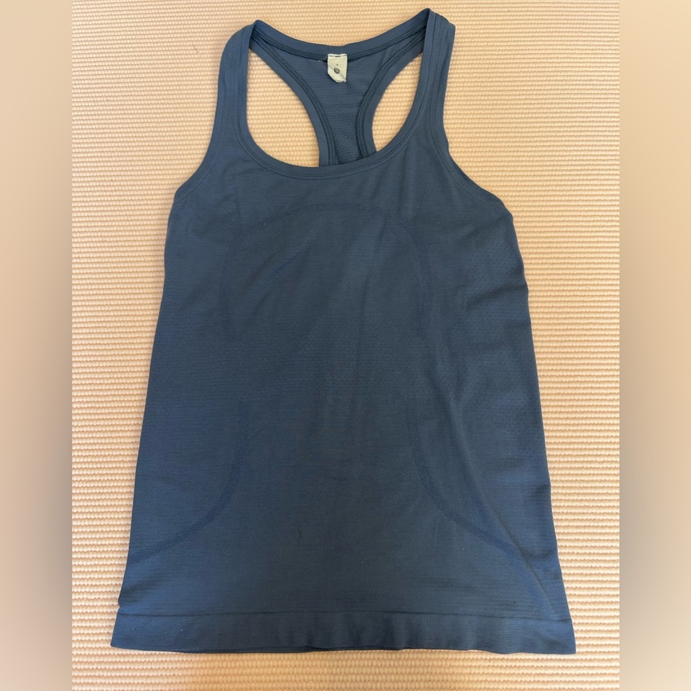 lululemon swiftly tech racerback tank top 2.0 *hip length
OPEN TO ANY OFFERS
